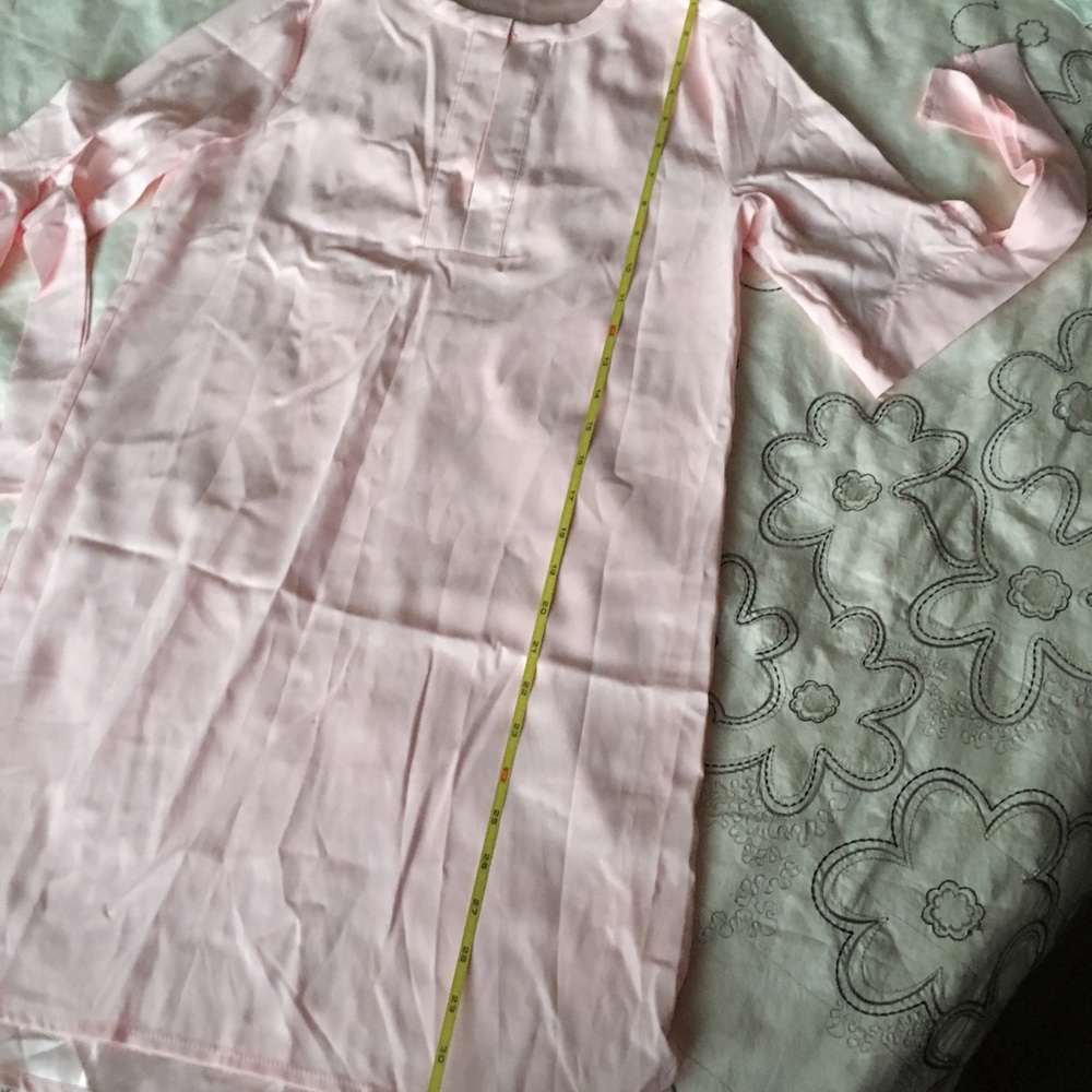 clothes - Picture 2 of 3